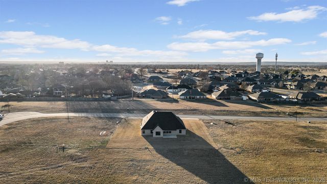 316 Emery Lane, Bartlesville, OK 74006