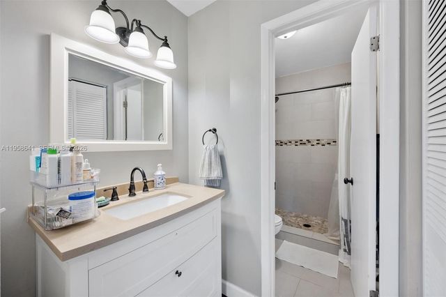 9645 SW 151st Ave, Miami, FL 33196