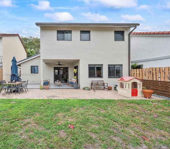 9645 SW 151st Ave, Miami, FL 33196