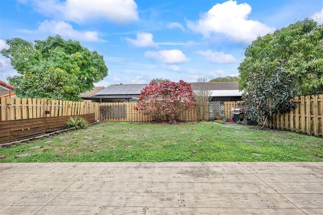 9645 SW 151st Ave, Miami, FL 33196