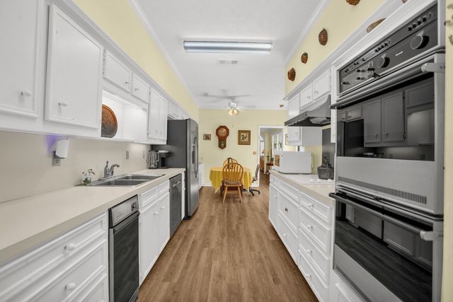 7074 Regalview Circle, Dallas, TX 75248