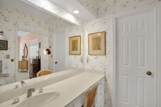 7074 Regalview Circle, Dallas, TX 75248