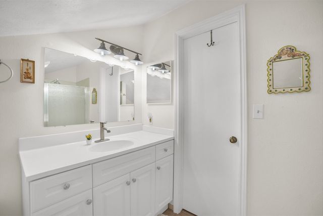 7074 Regalview Circle, Dallas, TX 75248