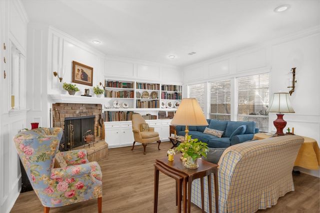 7074 Regalview Circle, Dallas, TX 75248