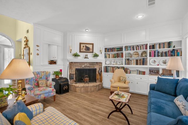 7074 Regalview Circle, Dallas, TX 75248