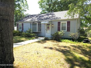 10 Woodland Drive, Howell, NJ 07731