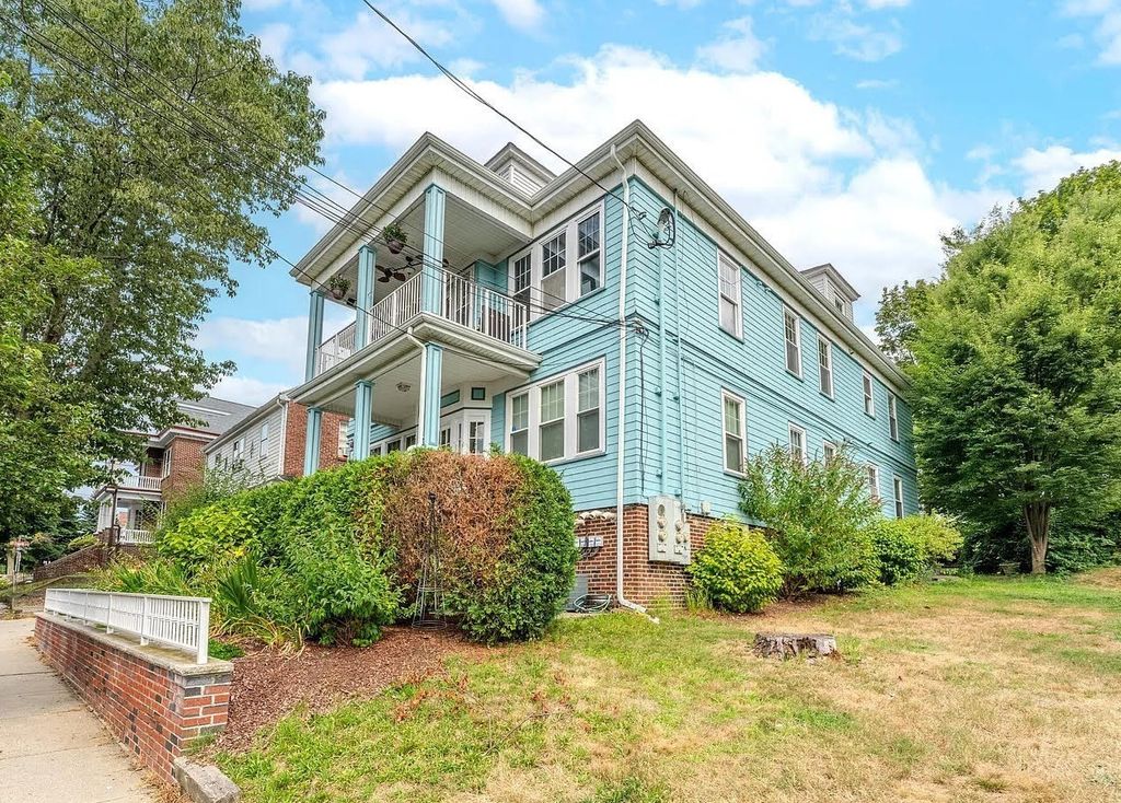 7 Nichols St 1, Chelsea, MA 02150