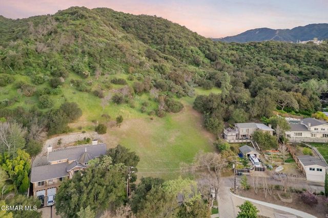 44 Upper Lake Road, Lake Sherwood, CA 91361