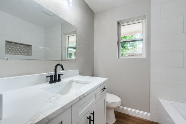 1048 Indian Creek Trail, Dallas, TX 75241
