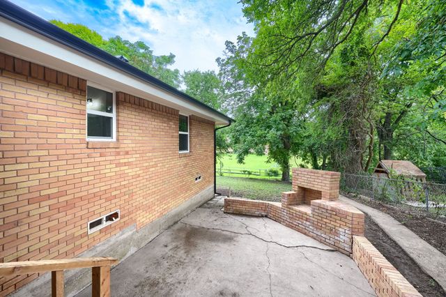 1048 Indian Creek Trail, Dallas, TX 75241