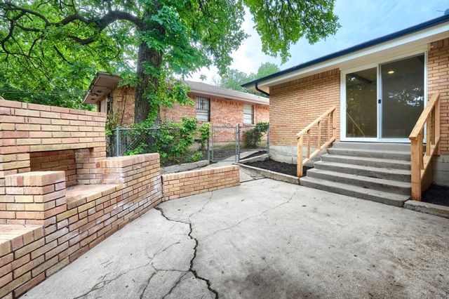 1048 Indian Creek Trail, Dallas, TX 75241