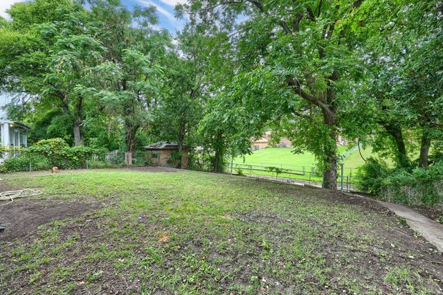 1048 Indian Creek Trail, Dallas, TX 75241