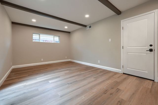 1048 Indian Creek Trail, Dallas, TX 75241