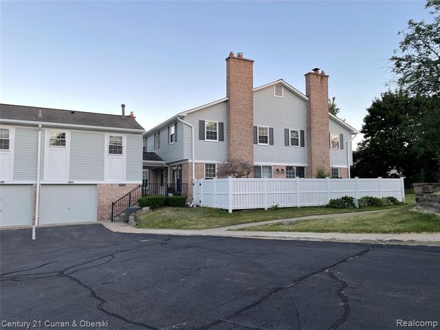 20905 E Glen Haven Circle, Northville, MI 48167