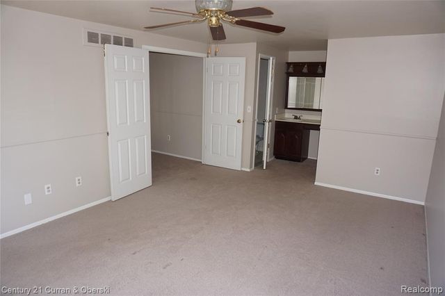 20905 E Glen Haven Circle, Northville, MI 48167