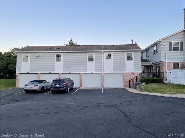 20905 E Glen Haven Circle, Northville, MI 48167