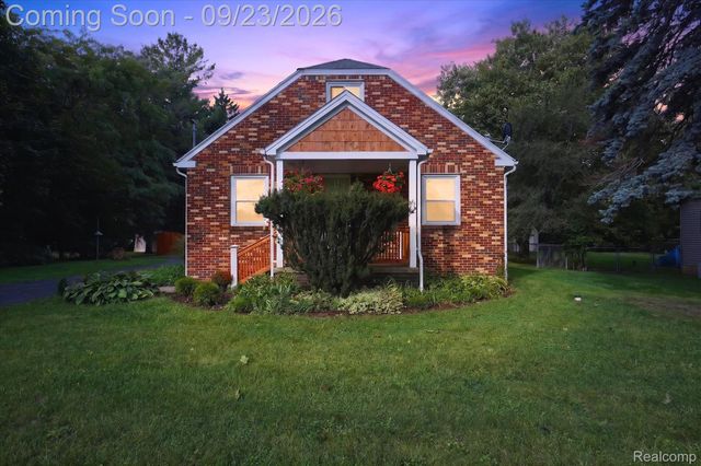 2311 N Genesee Road, Burton, MI 48509