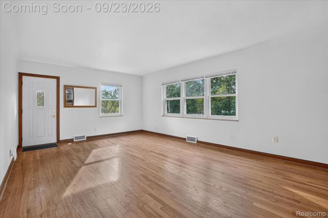 2311 N Genesee Road, Burton, MI 48509