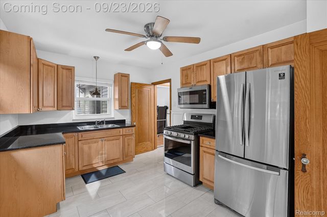 2311 N Genesee Road, Burton, MI 48509