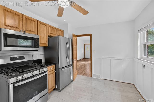2311 N Genesee Road, Burton, MI 48509