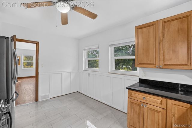 2311 N Genesee Road, Burton, MI 48509