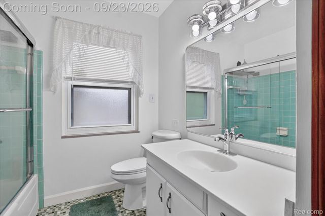 2311 N Genesee Road, Burton, MI 48509