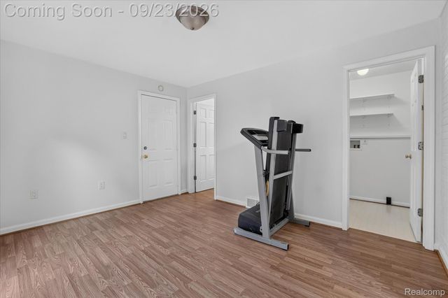 2311 N Genesee Road, Burton, MI 48509