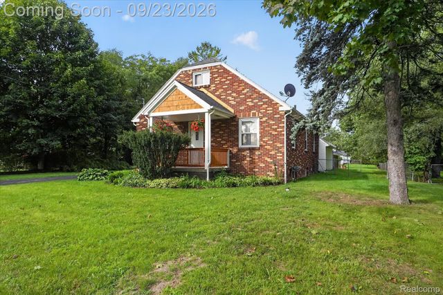 2311 N Genesee Road, Burton, MI 48509