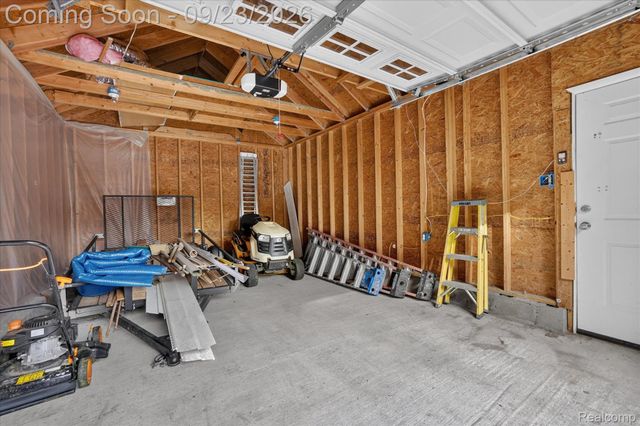 2311 N Genesee Road, Burton, MI 48509