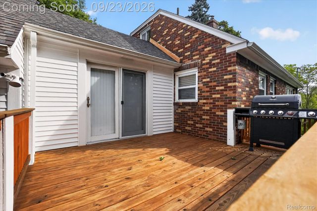 2311 N Genesee Road, Burton, MI 48509
