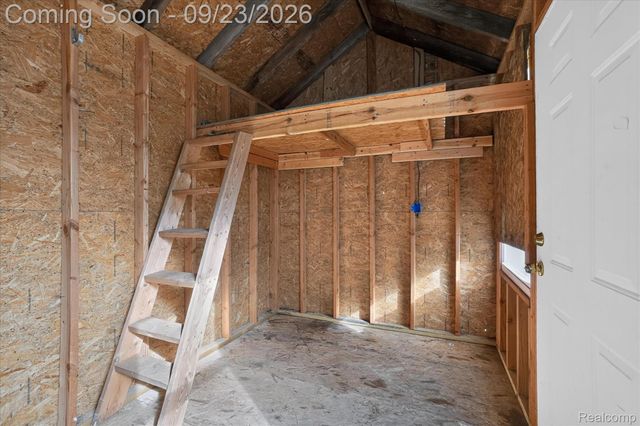 2311 N Genesee Road, Burton, MI 48509