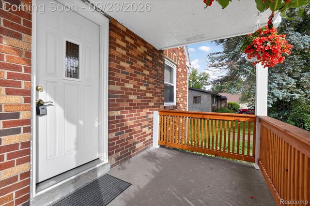 2311 N Genesee Road, Burton, MI 48509