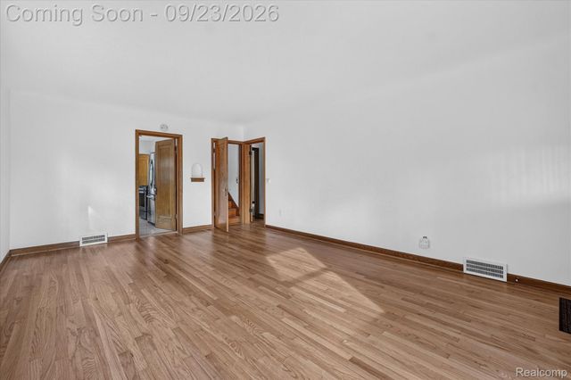 2311 N Genesee Road, Burton, MI 48509