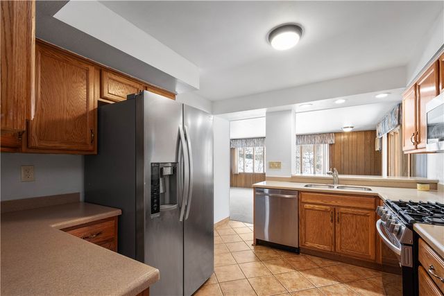 3930 Edge Rd, Brentwood, PA 15227