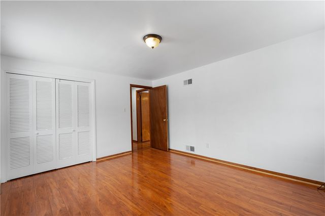 3930 Edge Rd, Brentwood, PA 15227