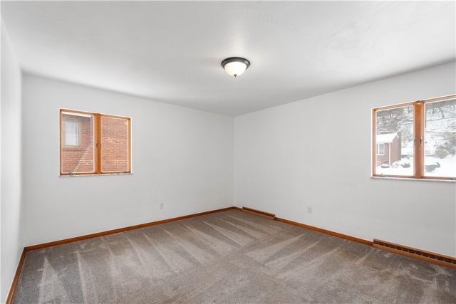 3930 Edge Rd, Brentwood, PA 15227