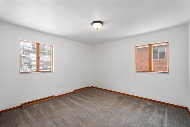 3930 Edge Rd, Brentwood, PA 15227