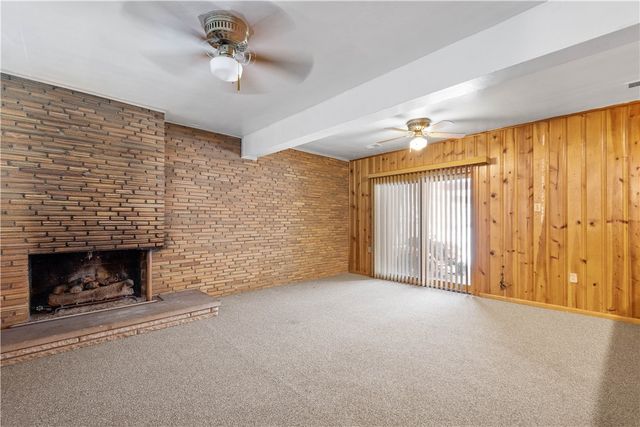 3930 Edge Rd, Brentwood, PA 15227