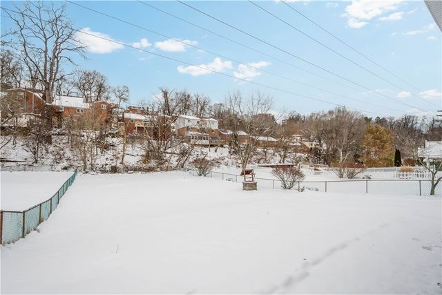 3930 Edge Rd, Brentwood, PA 15227