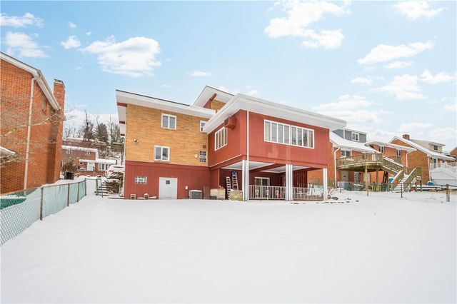 3930 Edge Rd, Brentwood, PA 15227