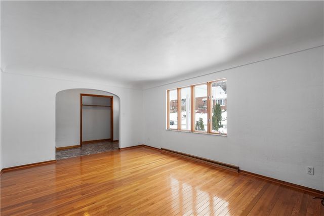 3930 Edge Rd, Brentwood, PA 15227