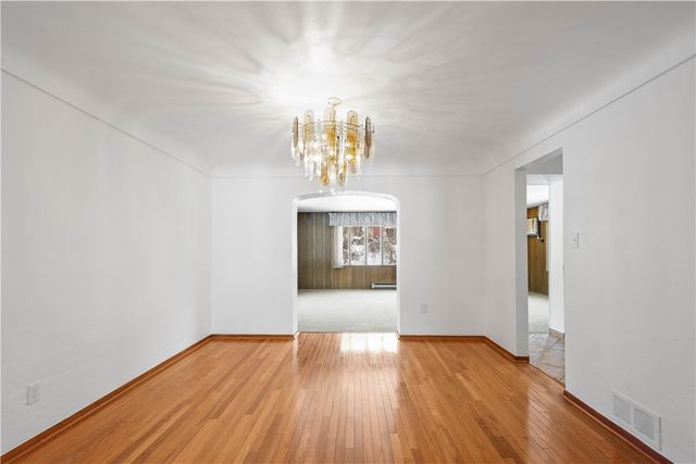 3930 Edge Rd, Brentwood, PA 15227