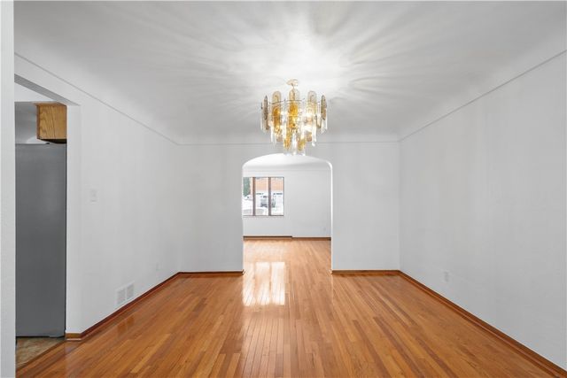 3930 Edge Rd, Brentwood, PA 15227