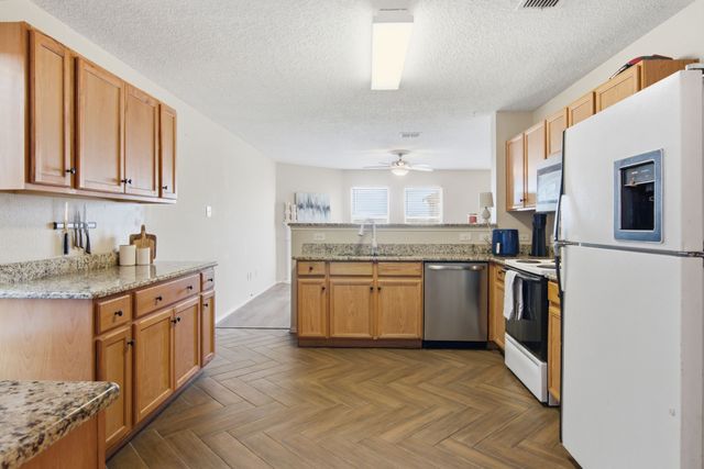 4901 Parkview Hills Lane, Fort Worth, TX 76179
