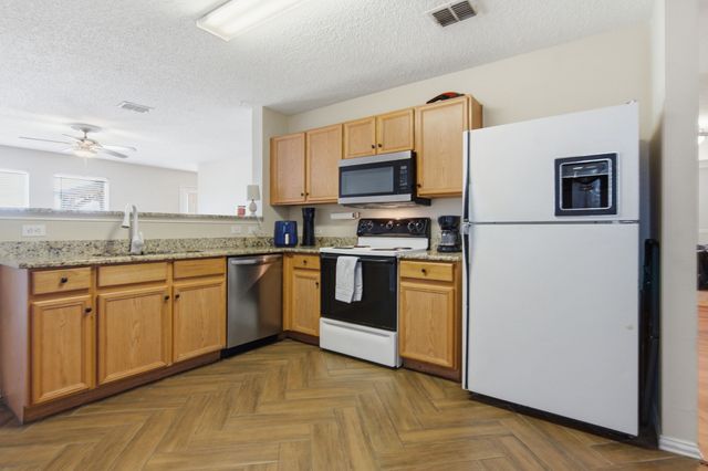 4901 Parkview Hills Lane, Fort Worth, TX 76179