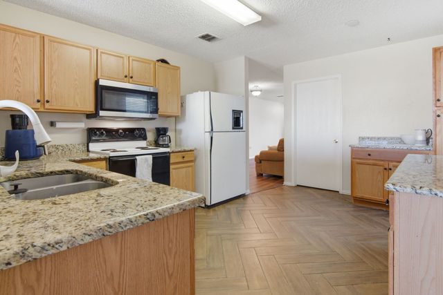 4901 Parkview Hills Lane, Fort Worth, TX 76179