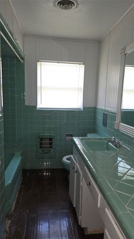 1407 Bonham Street, Commerce, TX 75428