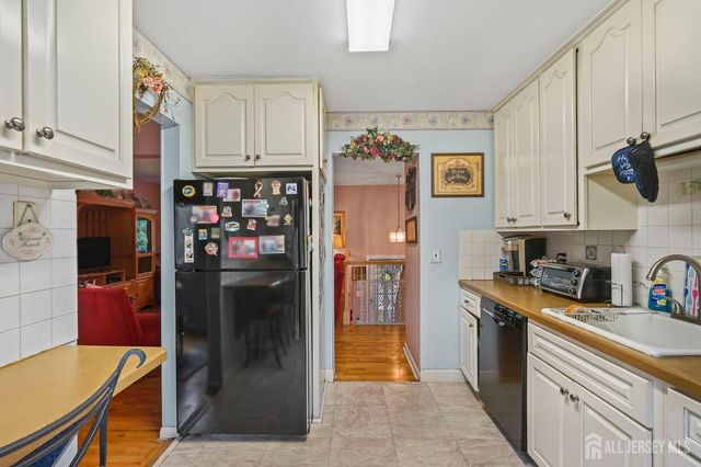 196 Marsh Avenue, Metuchen, NJ 08840