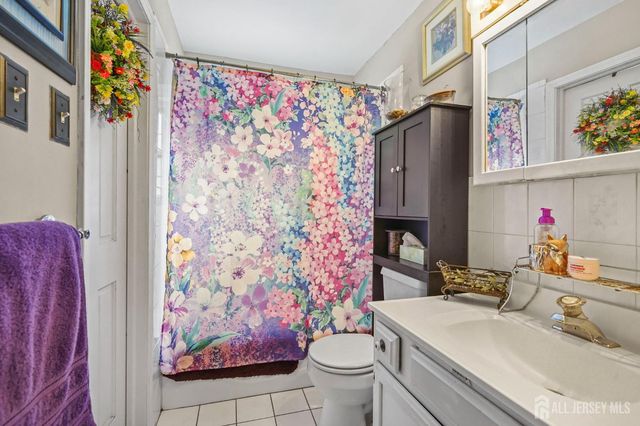 196 Marsh Avenue, Metuchen, NJ 08840