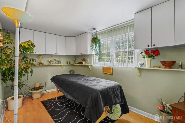 196 Marsh Avenue, Metuchen, NJ 08840